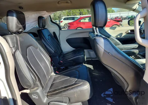 2020 Chrysler Voyager Lxi из США, поврежденный, VIN 2C4RC1DG3LR164378